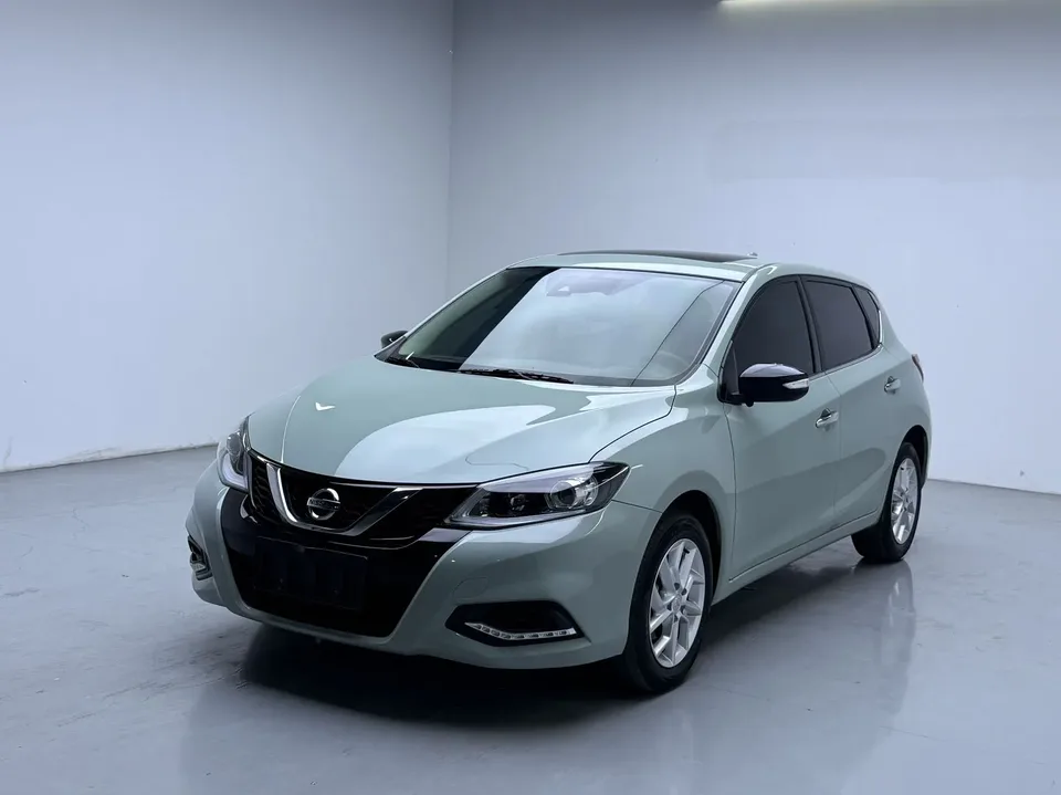 Nissan Tiida Tiida 1.6L CVT Cool Edition 2023 — фото 1, купить с доставкой в Москву