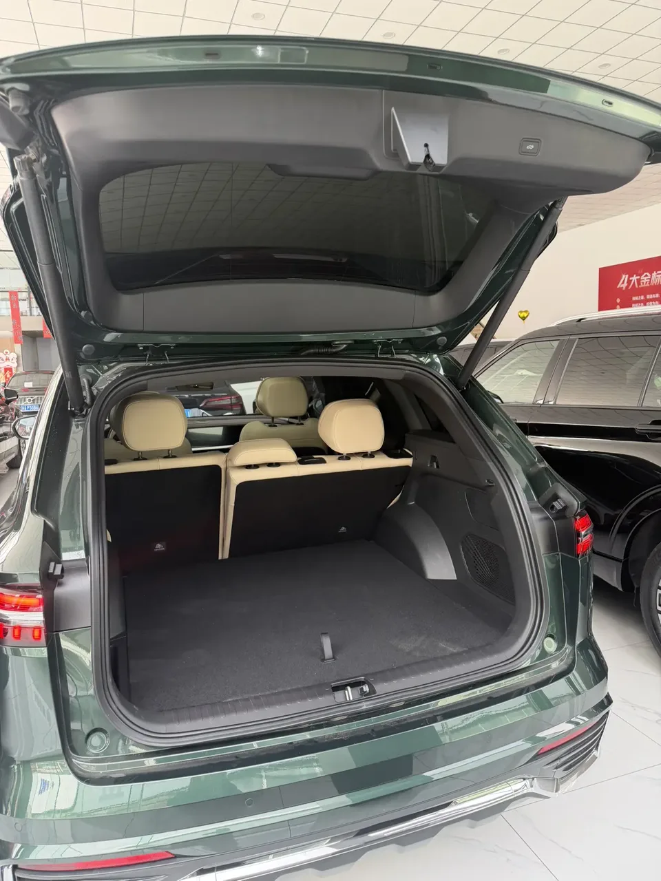 Geely Monjaro Xingyue L Xingyue L 2025 2.0TD High Power Automatic 2WD Dongfang Yao Lanxing Edition 2025 — thumbnail 5