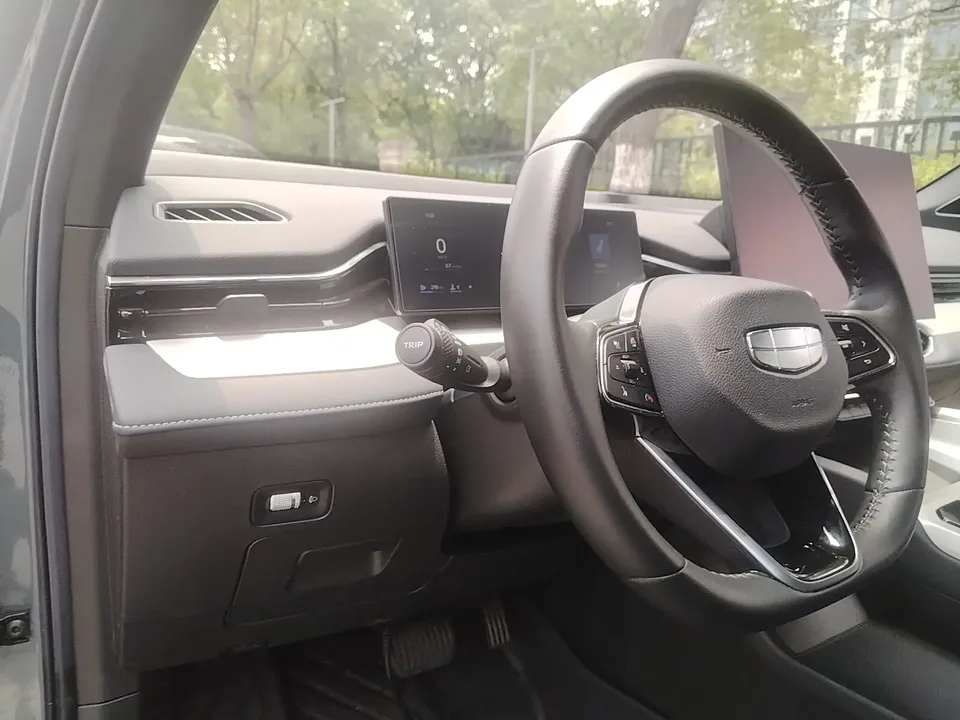 Geely Preface Xing Rui 1.5T Dongfang Yao Fuyao Edition 2025 — thumbnail 4
