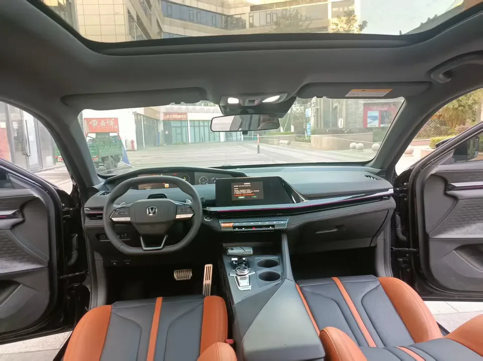Changan UNI-V Changan UNI-V 1.5T Premium 2024 — thumbnail 3