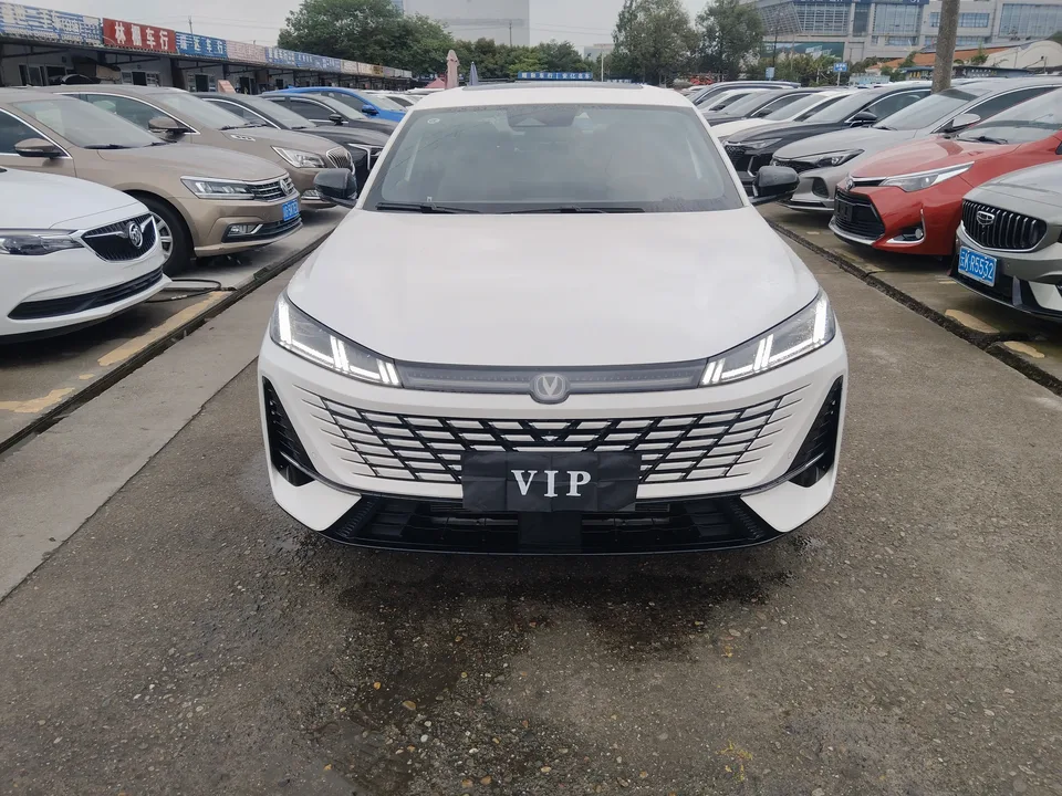 Changan Escape Escape Fourth-generation 1.5T DCT 500Bar Smart Edition 2026 — photo 1, buy with delivery to Moscow