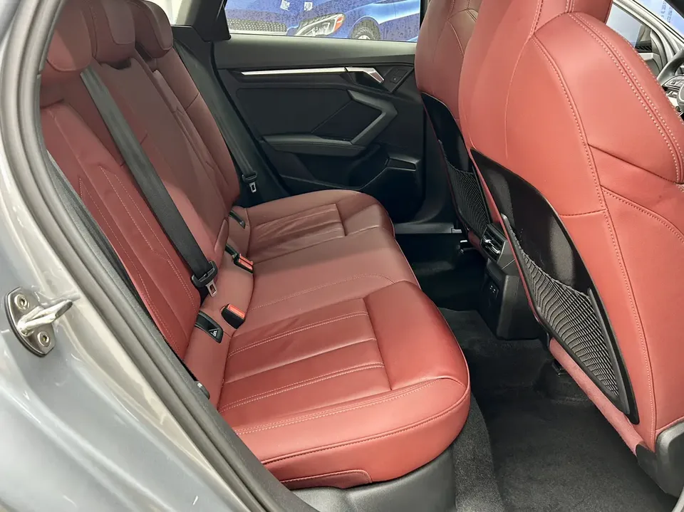 Audi A3 A3 Sportback 35 TFSI Luxury Sports Edition 2023 — thumbnail 3