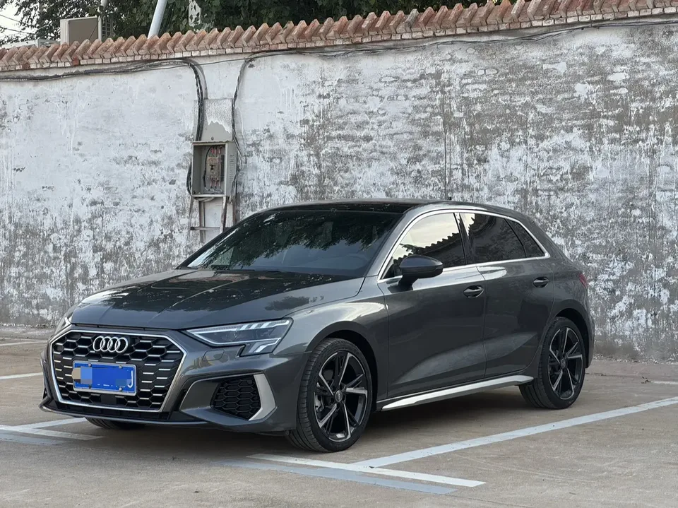 Audi A3 Audi A3 Sportback 35 TFSI Stylish and sporty 2022 — photo 1, buy with delivery to Moscow