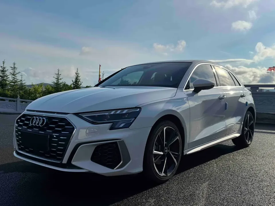 Audi A3 Audi A3 Sportback 35 TFSI Stylish and sporty 2022 — photo 1, buy with delivery to Moscow