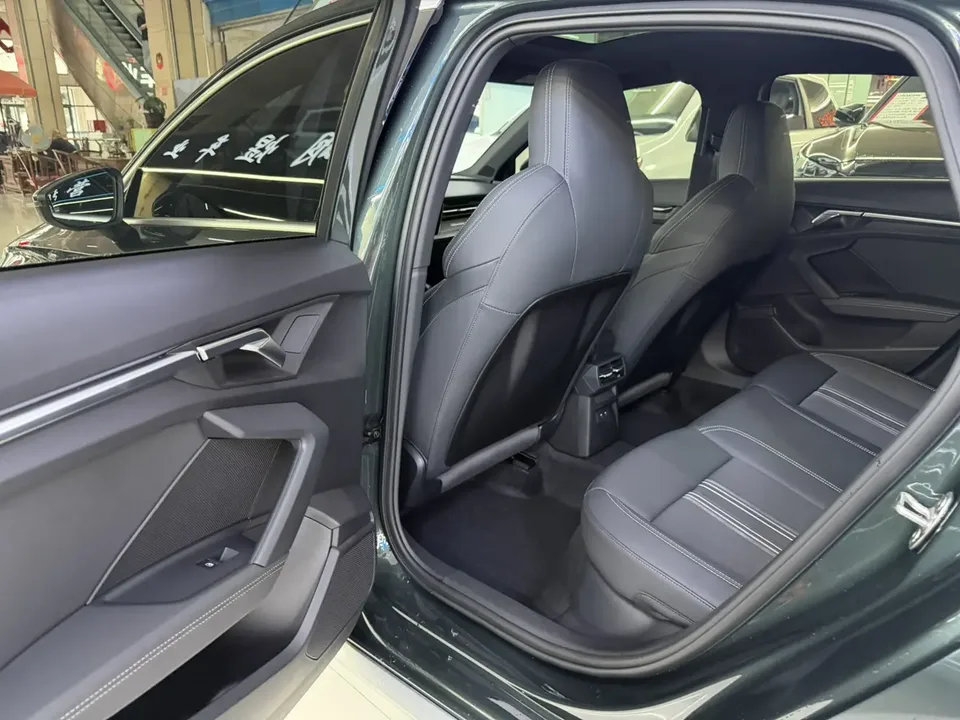Audi A3 Audi A3 A3L Limousine 35 TFSI Stylish Sports 2023 — thumbnail 4