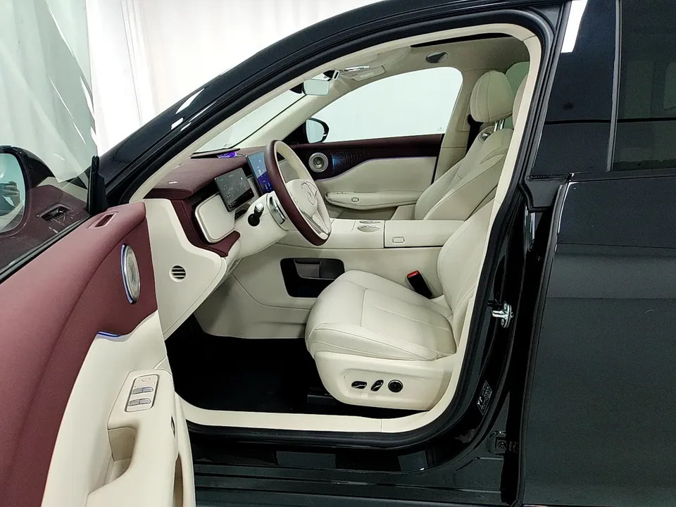 Voyah Courage Lantu Zhiyin Four-wheel drive Qiankun version 2025 — thumbnail 5