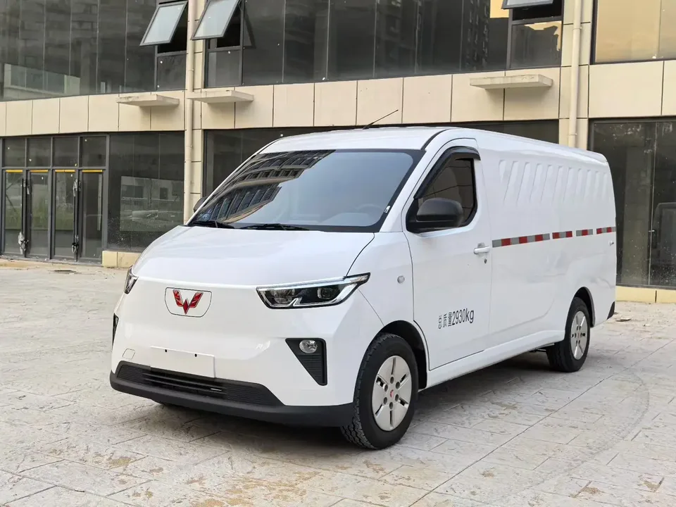 Wuling Yangguang Wuling Yangguang 300km Comfortable Window Edition 60kW 2024 — photo 1, buy with delivery to Moscow