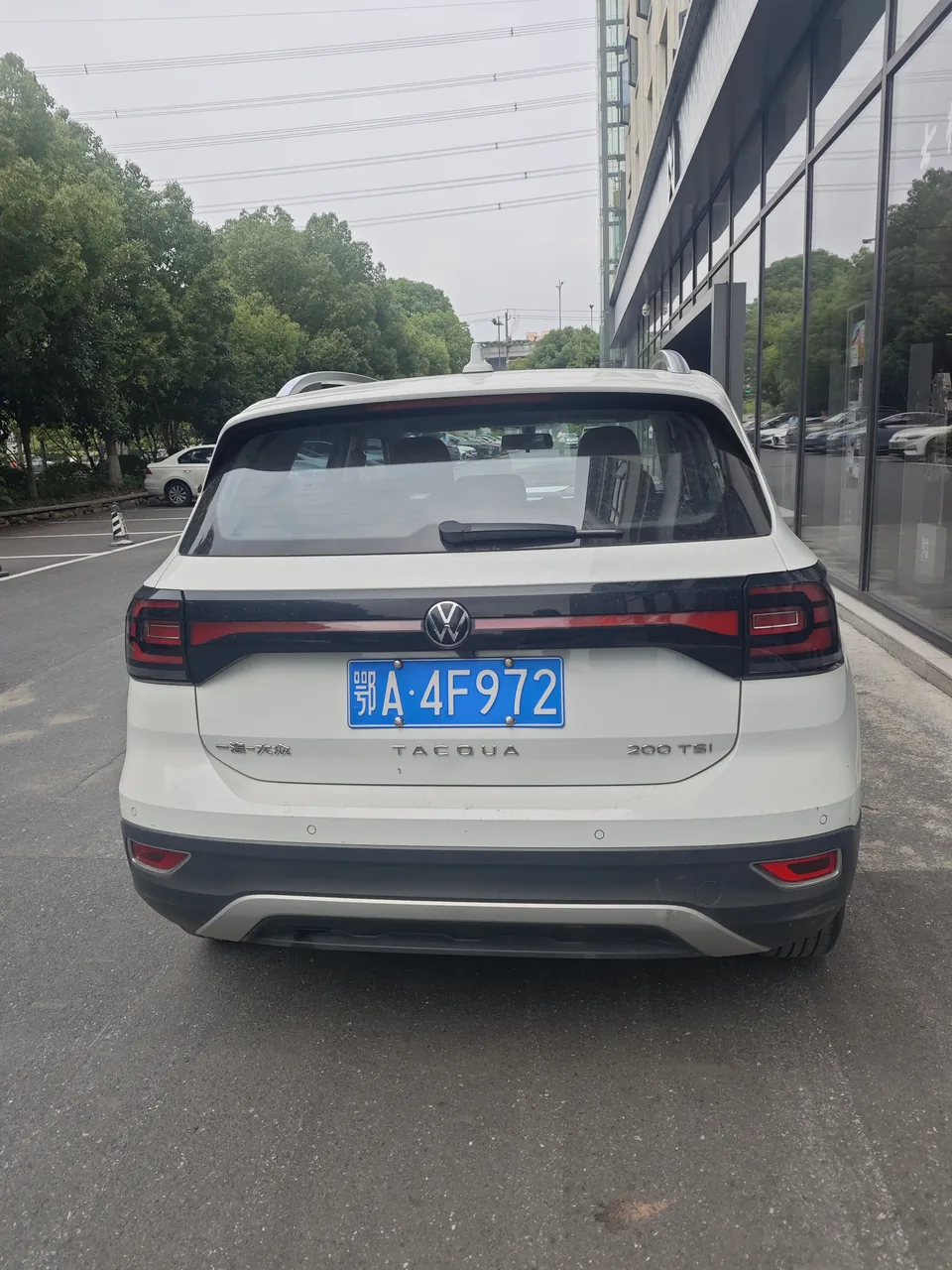 Volkswagen Explore the shadows Explore the shadows 200TSI DSG Joy Smart Edition 2023 — thumbnail 2