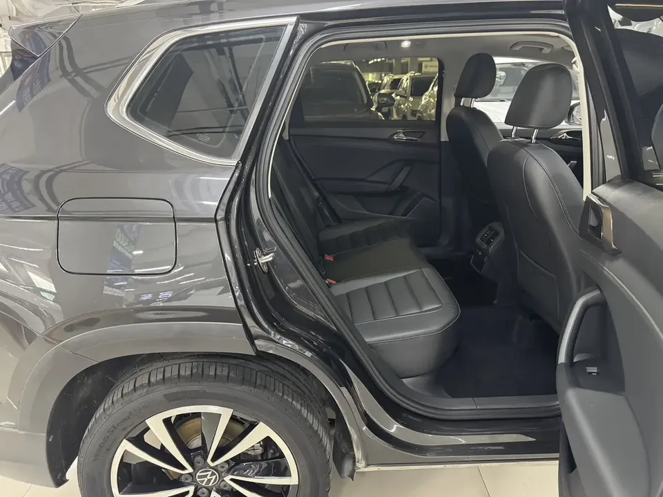 Volkswagen Tharu tuyue 280TSI 2WD Deluxe Edition 2022 — thumbnail 4