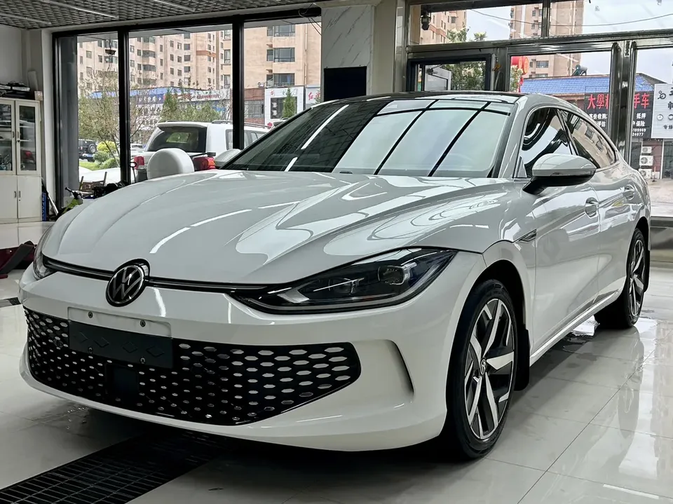Volkswagen Lamando Lingdu Lingdu Lingdu L 280TSI DSG Cool Edition 2022 — photo 1, buy with delivery to Moscow
