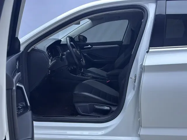 Volkswagen Sagitar Sagitar 300TSI DSG Beyond Edition 2024 — thumbnail 5
