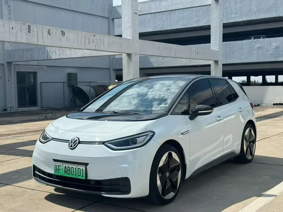 Volkswagen ID.3 ID.3 Upgraded Pure Smart Edition 2023 — photo 1, buy with delivery to Moscow