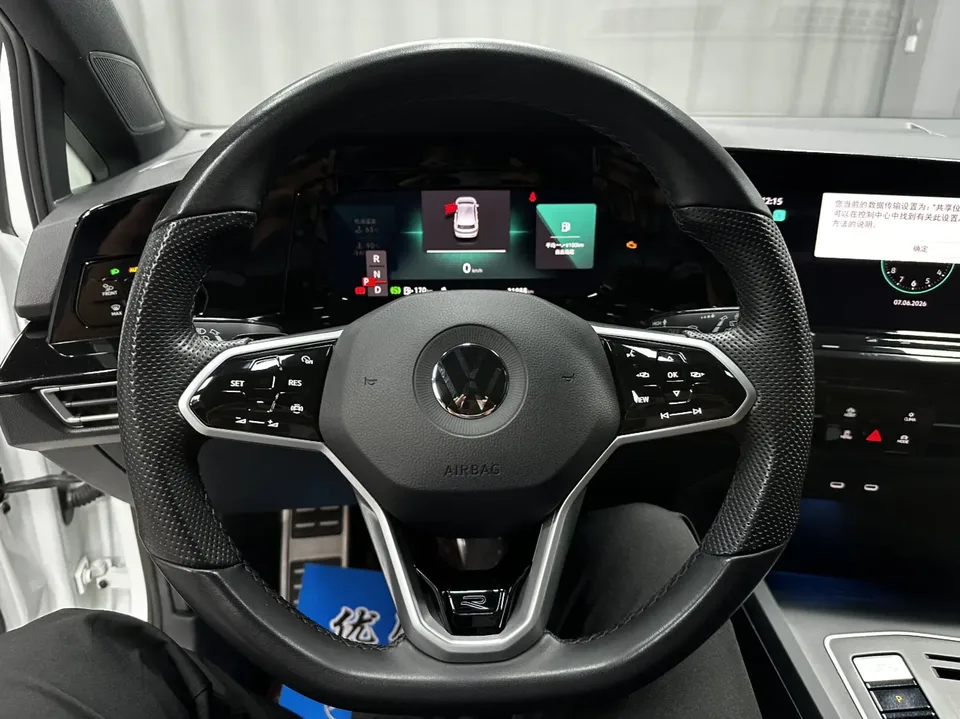 Volkswagen Golf golf 2023 280TSI DSG R-Line Lite 2023 — thumbnail 4