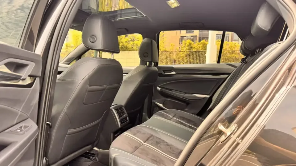 Volkswagen Golf golf 2021 280TSI DSG R-Line 2022 — thumbnail 4