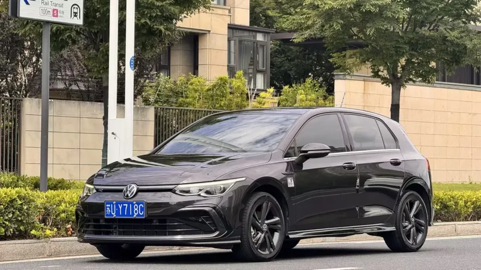 Volkswagen Golf golf 2021 280TSI DSG R-Line 2022 — photo 1, buy with delivery to Moscow