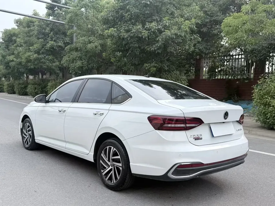 Volkswagen Lavida Lavida 2024 1.5L Automatic 5 Million Edition 2023 — миниатюра 2