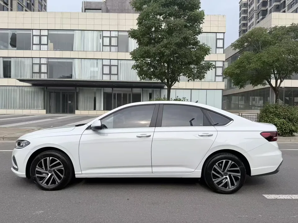 Volkswagen Lavida Lavida 2024 1.5L Automatic 5 Million Edition 2023 — миниатюра 4
