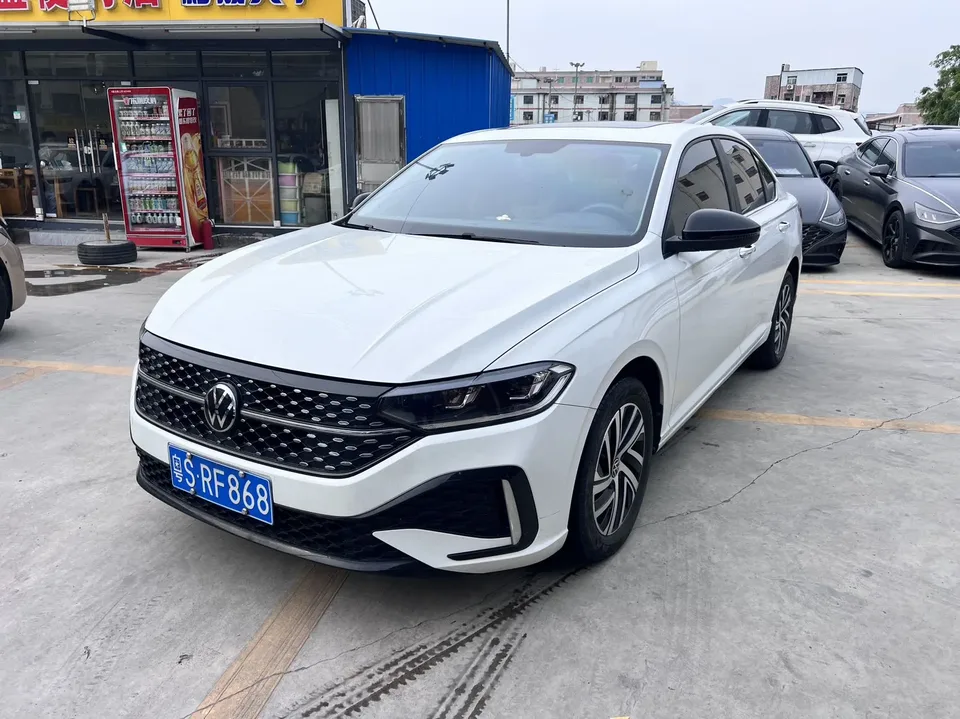 Volkswagen Lavida Lavida 2023 280TSI DSG Starry Sky Edition 2023 — photo 1, buy with delivery to Moscow