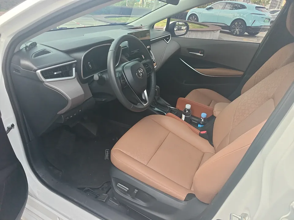 Toyota Corolla Corolla Intelligent Electric Hybrid Dual Engine 1.8L E-CVT Ultimate Edition 2023 — thumbnail 4