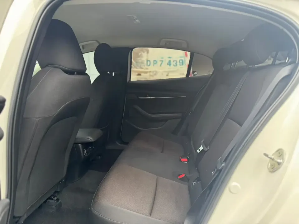 Mazda Axela Mazda3 Angkesela 2.0L Automatic Quality Edition 2022 — thumbnail 3