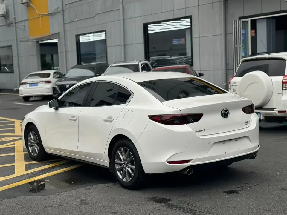 Mazda Axela Mazda3 Angkesela 2.0L Automatic Quality Edition 2022 — thumbnail 4