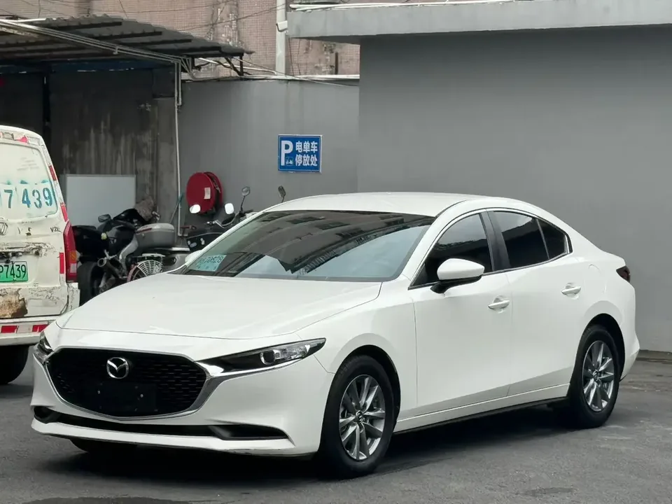 Mazda Axela Mazda3 Angkesela 2.0L Automatic Quality Edition 2022 — photo 1, buy with delivery to Moscow