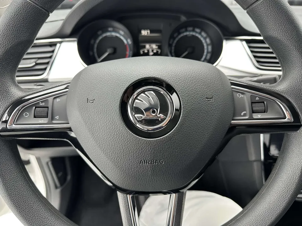 Skoda Xin Rui Xin Rui 1.5L Automatic Comfort Edition 2022 — thumbnail 4