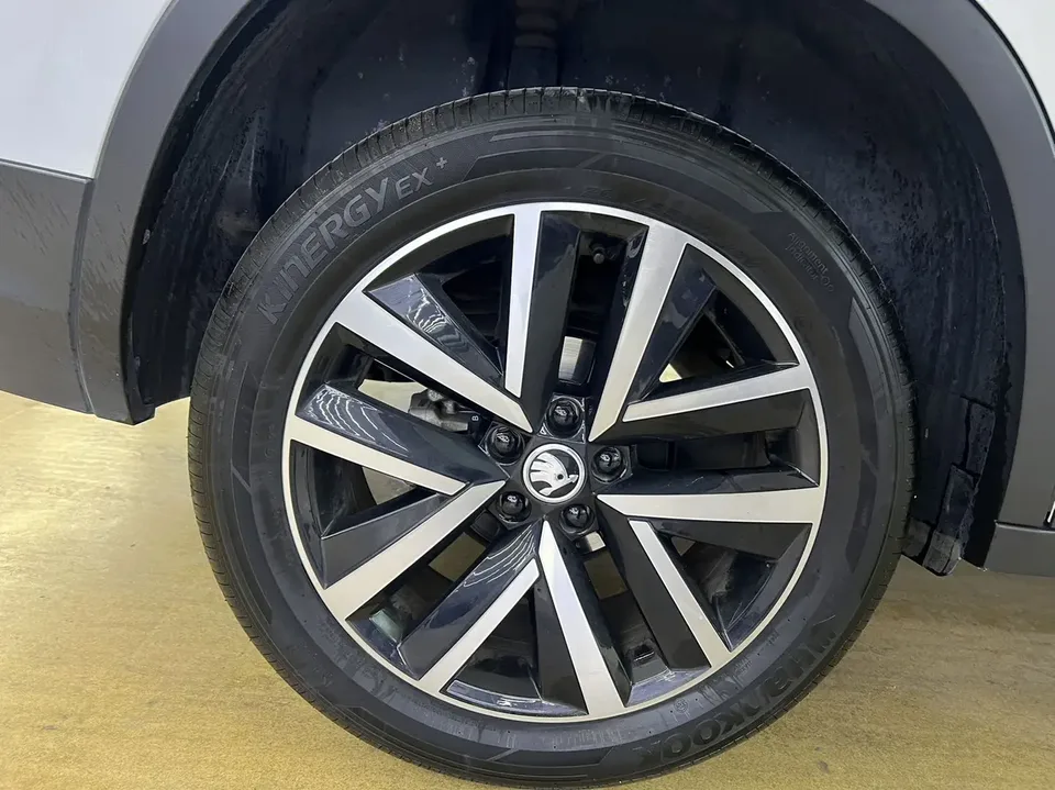 Skoda Comek Comek Modified 1.5L Automatic Comfort Edition 2023 — thumbnail 3