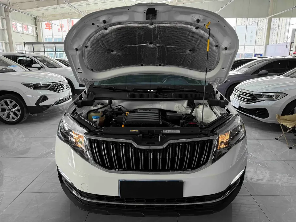 Skoda Comek Comek 1.5L Automatic Comfort Edition 2023 — thumbnail 3