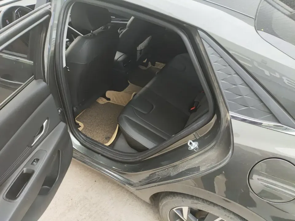 Hyundai Elantra Elantra 1.5L CVT LUX Premium Edition 2023 — thumbnail 5