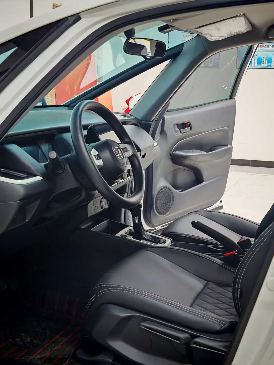 Honda FIT Fit 1.5L CVT Trendy Edition 2023 — thumbnail 4
