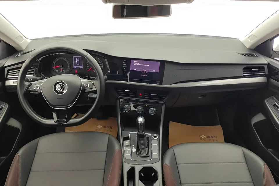 Volkswagen Bora Bora 2021 1.5L Automatic Comfort Smart Connection Edition 2022 — миниатюра 4
