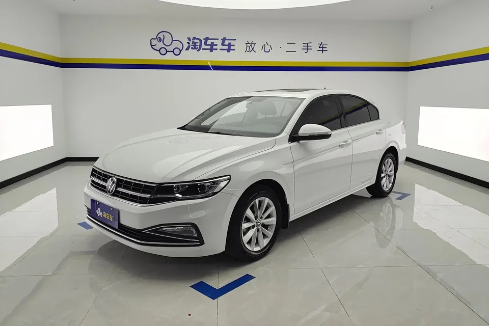 Volkswagen Bora Bora 2021 1.5L Automatic Comfort Smart Connection Edition 2022 — photo 1, buy with delivery to Moscow