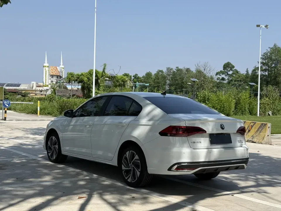 Volkswagen Bora Bora 2025 200TSI DSG Joy Travel PRO Edition 2025 — thumbnail 2