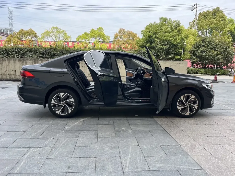 Volkswagen Bora Bora 2023 200TSI DSG Free Travel Edition 2023 — thumbnail 3