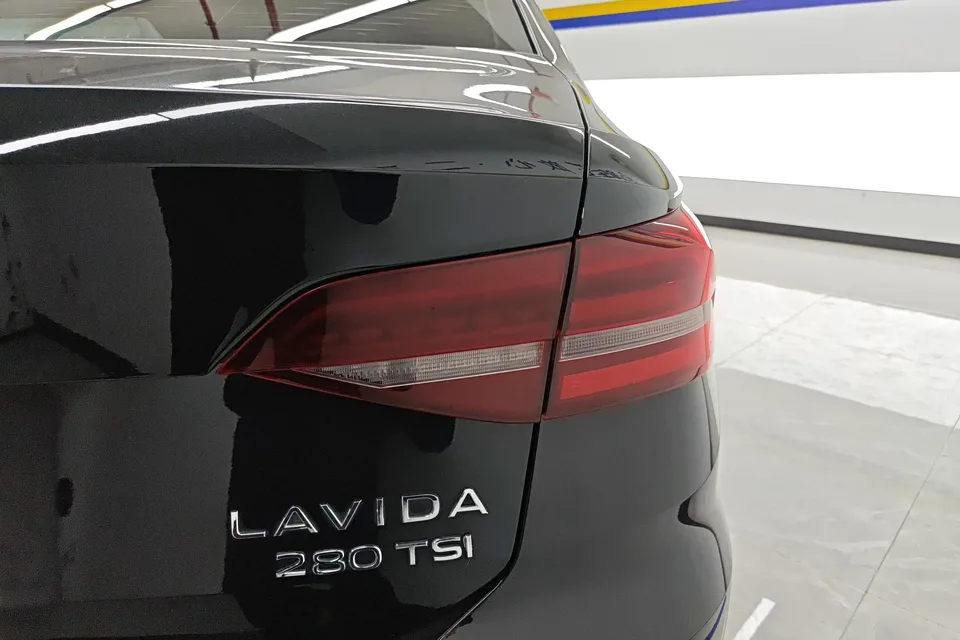 Volkswagen Lavida Lavida 2022 1.5L Automatic Comfort Edition 2022 — thumbnail 2