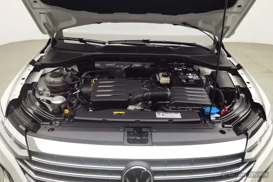 Volkswagen Lavida Lavida 2024 1.5L Automatic 5 Million Edition 2025 — thumbnail 2