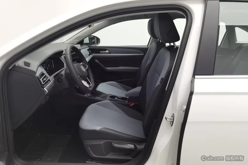 Volkswagen Lavida Lavida 2024 1.5L Automatic 5 Million Edition 2025 — thumbnail 5