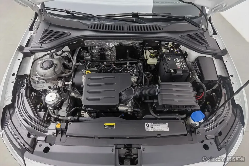 Volkswagen Lavida Lavida 2024 1.5L Automatic 5 Million Edition 2025 — миниатюра 2