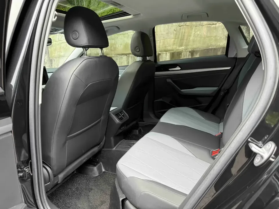 Volkswagen Lavida Lavida 2024 1.5L Automatic Starry Sky 5 Million Edition 2026 — thumbnail 3