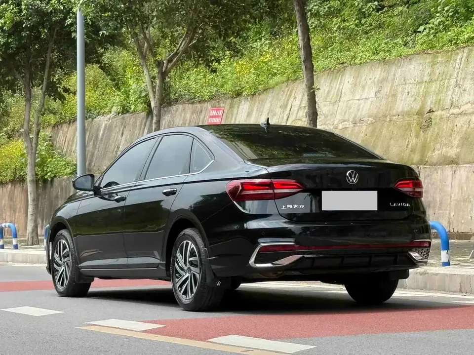 Volkswagen Lavida Lavida 2024 1.5L Automatic Starry Sky 5 Million Edition 2026 — thumbnail 4
