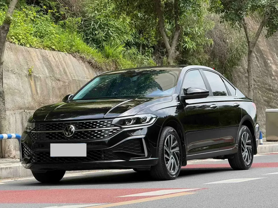 Volkswagen Lavida Lavida 2024 1.5L Automatic Starry Sky 5 Million Edition 2026 — photo 1, buy with delivery to Moscow