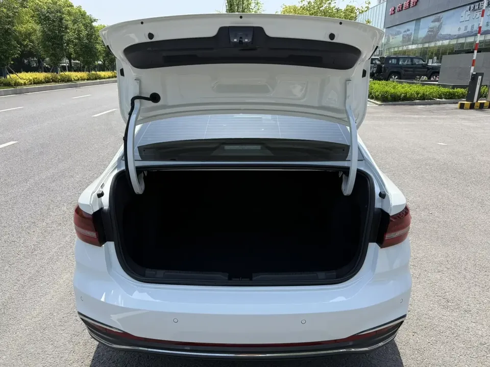 Volkswagen Lavida Lavida 2023 280TSI DSG Full Elegance Edition 2022 — thumbnail 5
