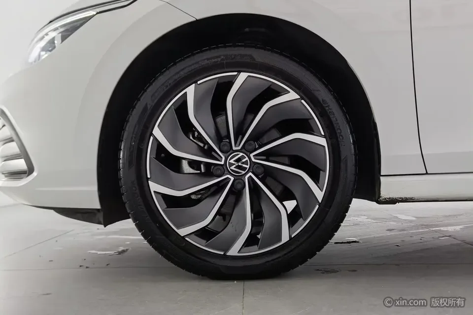 Volkswagen Golf golf 2023 280TSI DSG Pro facelift 2024 — thumbnail 3