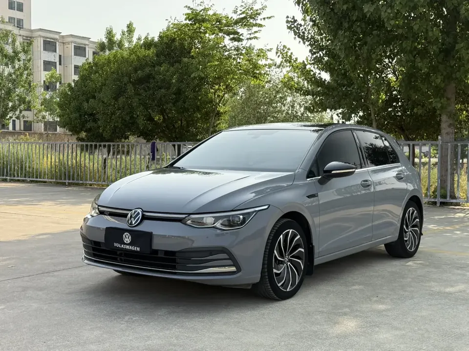 Volkswagen Golf golf 2021 280TSI DSG Pro 2022 — photo 1, buy with delivery to Moscow