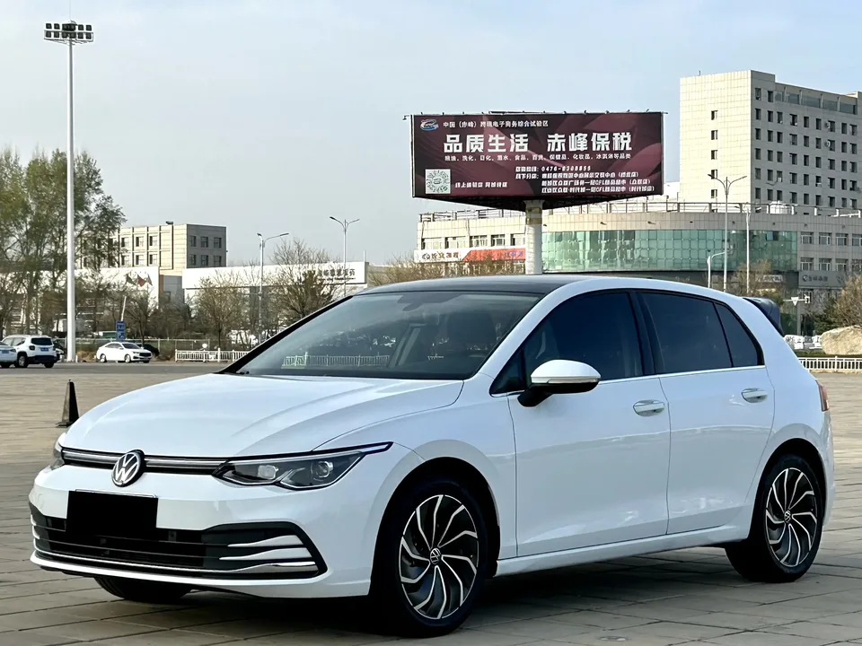 Volkswagen Golf golf 2021 280TSI DSG Pro 2022 — photo 1, buy with delivery to Moscow