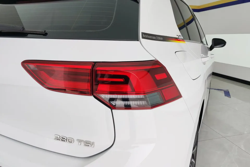 Volkswagen Golf golf 2023 280TSI DSG Pro 20th Anniversary 2023 — thumbnail 2