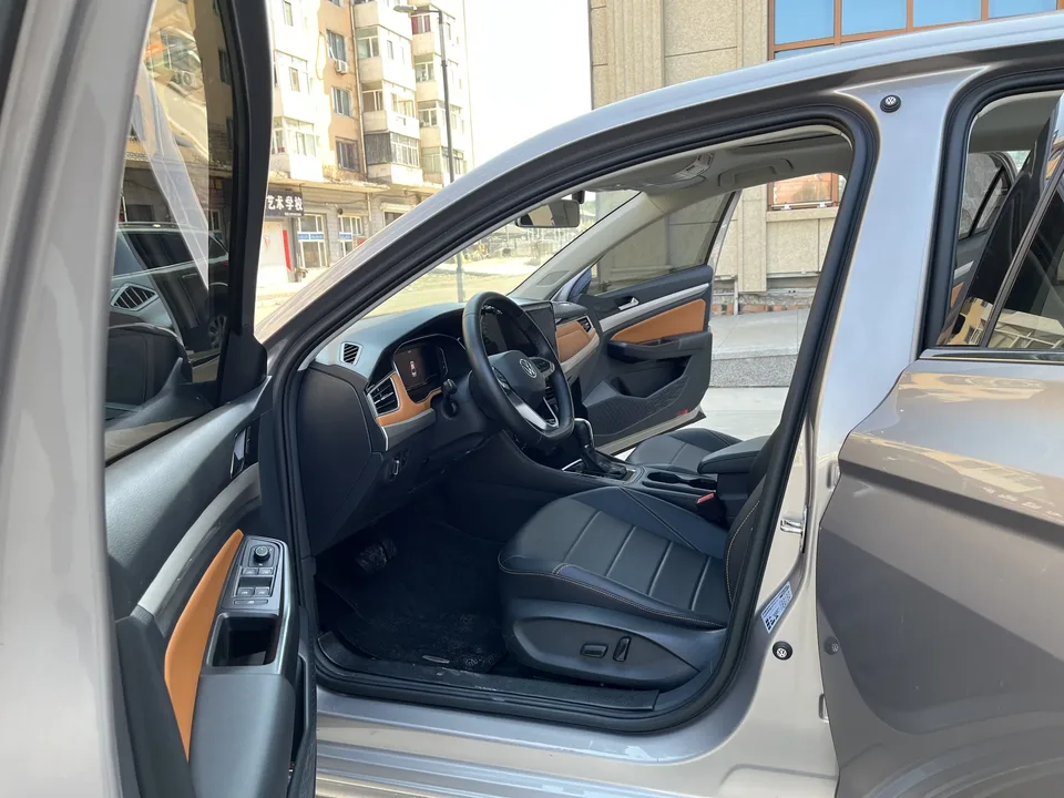 Volkswagen Bora Bora 2023 200TSI DSG Joy Travel PRO Edition 2022 — thumbnail 3
