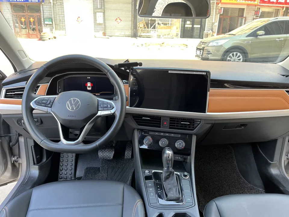 Volkswagen Bora Bora 2023 200TSI DSG Joy Travel PRO Edition 2022 — thumbnail 5