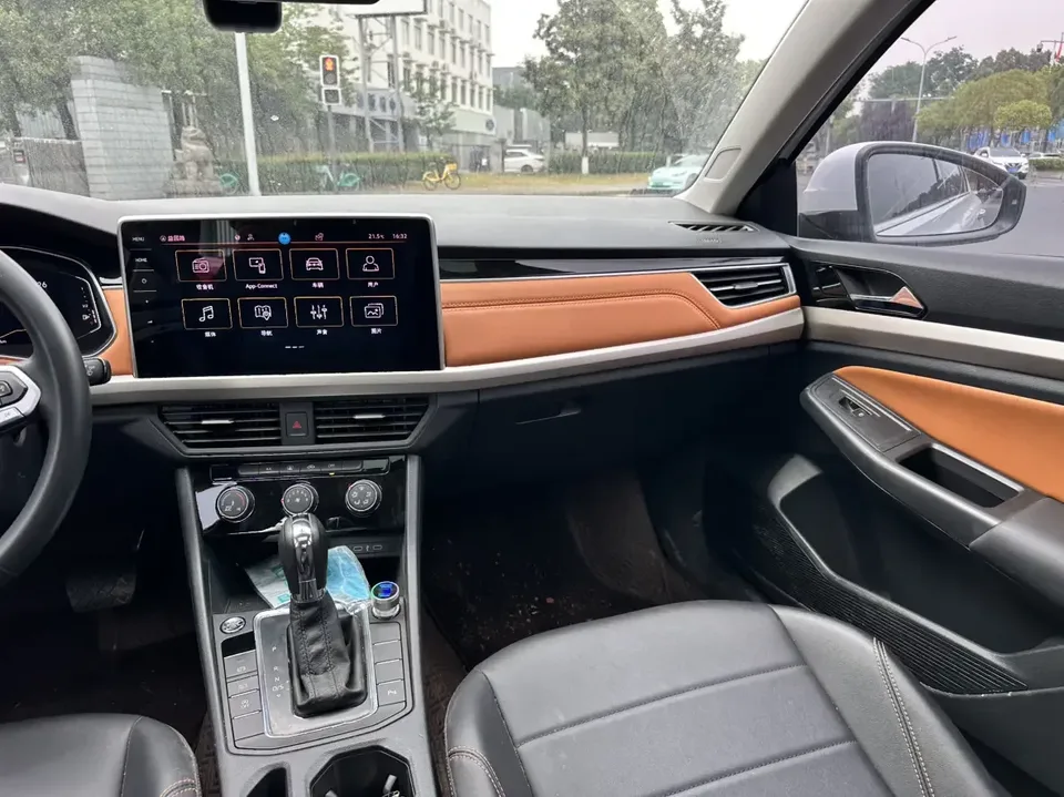 Volkswagen Bora Bora 2023 200TSI DSG Joy Travel PRO Edition 2023 — thumbnail 5